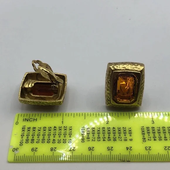 Vintage Amber Glass Clip Earrings Rectangle Antique Gold Tone 1” Doncaster - Picture 6 of 6